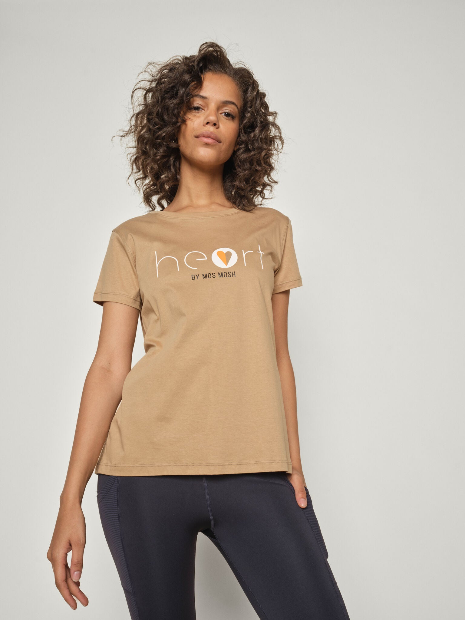 Modelshot / Incense / Detail